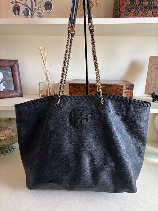 Tory Burch Handbags - Tory Burch Marion Bag Whipstitch Trim Gold Chain Pebbled Black Shoulder Leather